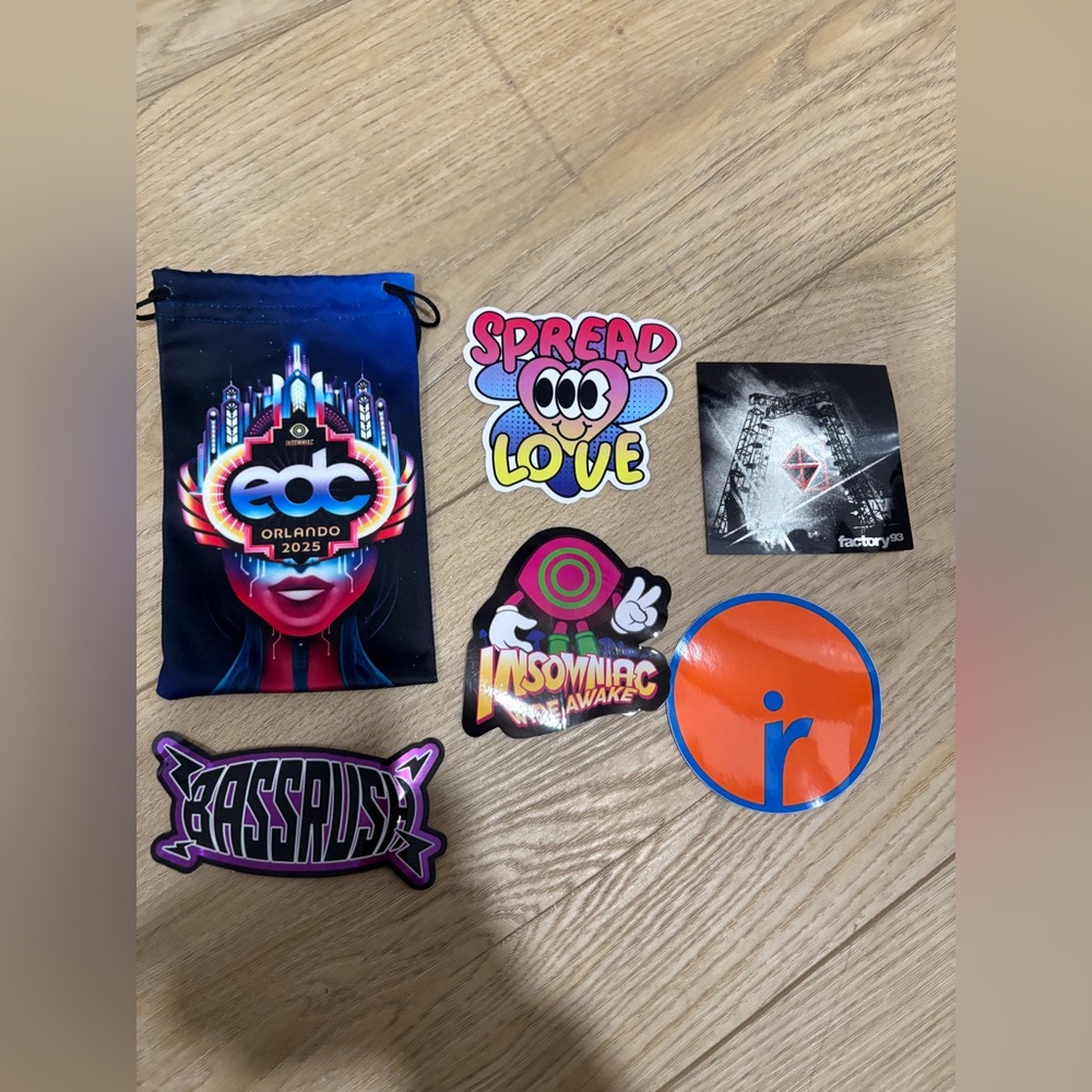 EDC 2025 merch bundle - Picture 3 of 4